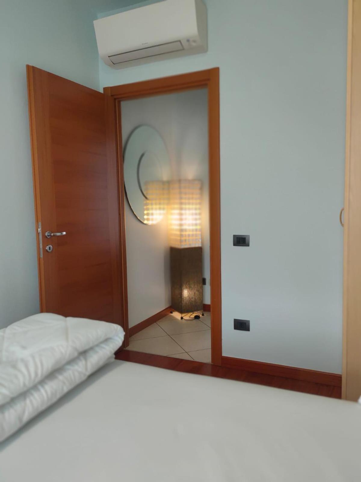 Garda Dreams Apartment Torri Del Benaco Exterior foto